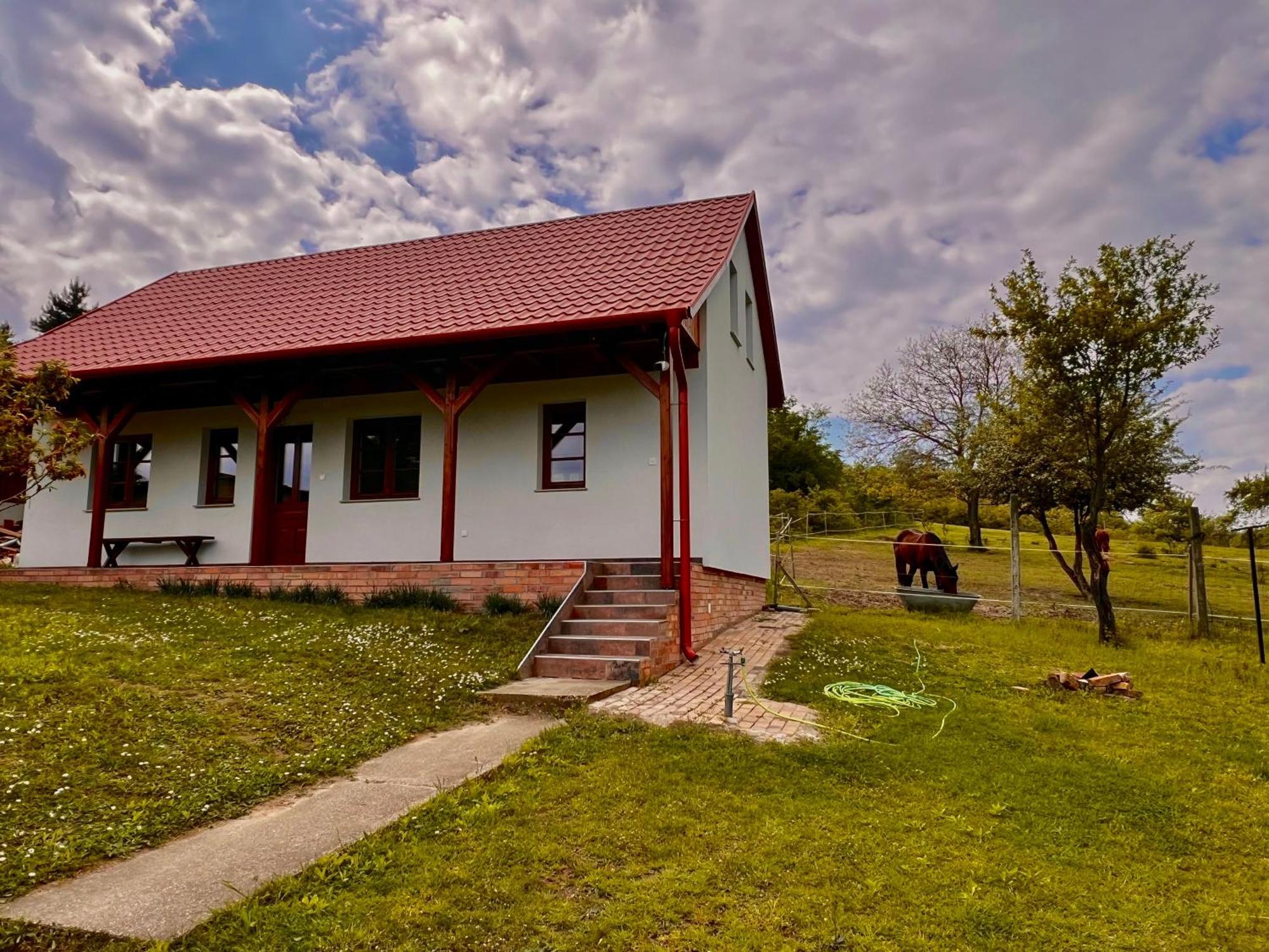 Bed and Breakfast Pilisi Lovas Major, Dorog Exterior foto