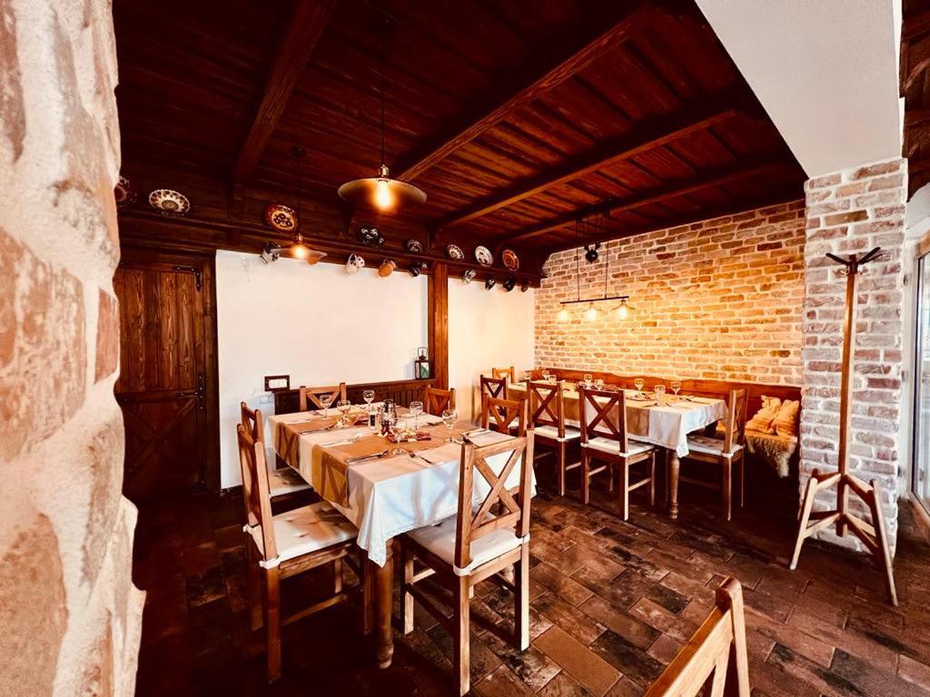 Bed and Breakfast Pilisi Lovas Major, Dorog Exterior foto