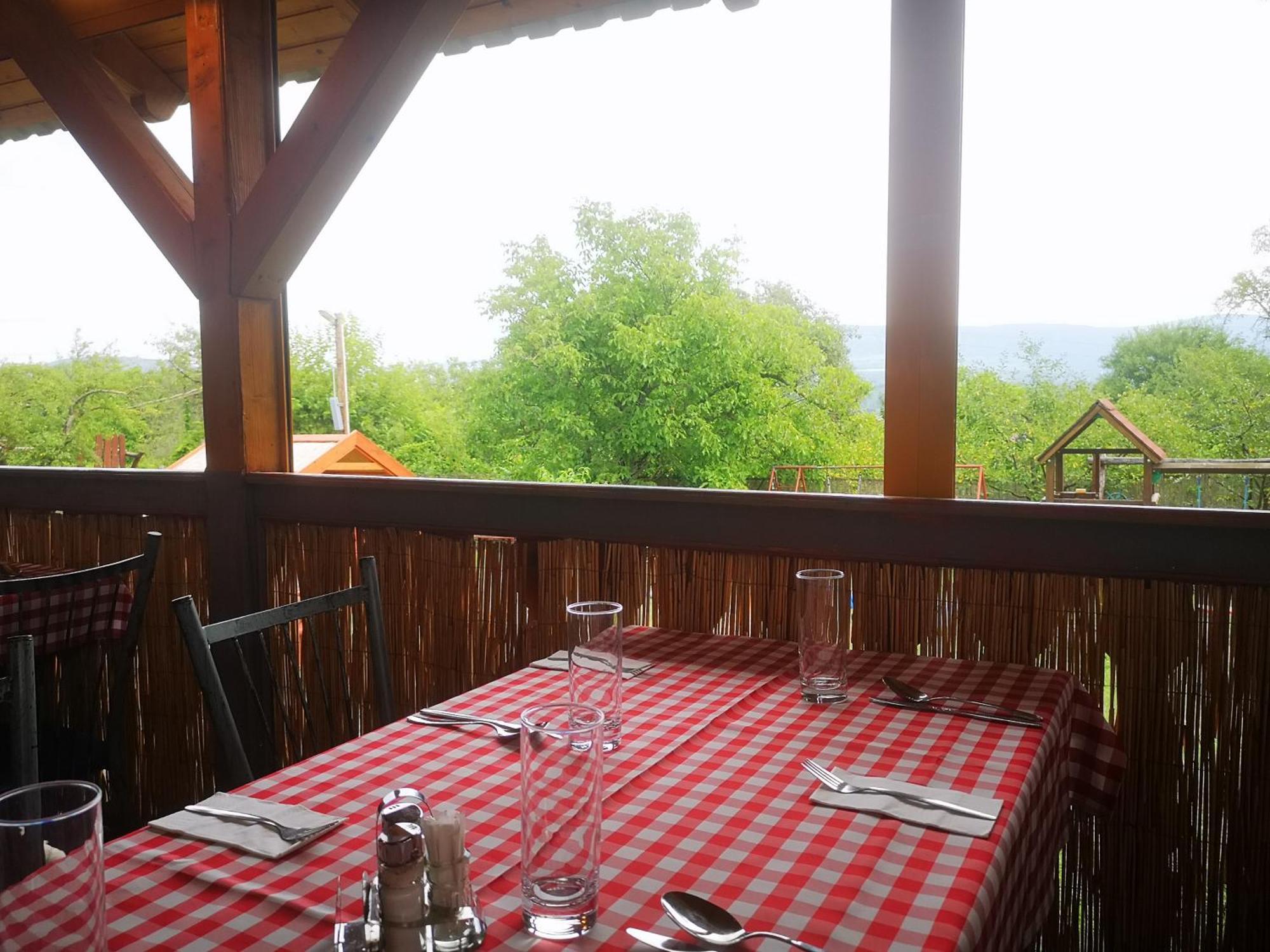 Bed and Breakfast Pilisi Lovas Major, Dorog Exterior foto